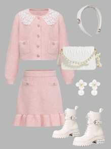 Ensemble élégant pour jeune fille avec imprimé floral en couleurs mélangées en mousseline de soie, avec un cardigan rose bordé de dentelle et un pull à volants assorti avec une jupe. Élégant et confortable pour l'automne et l'hiver