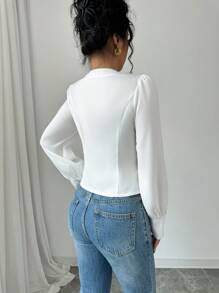Chiquease Blusa elegante de cuello en V con estampado floral y diseño fruncido para mujer, camisa femenina con diseño plisado y favorecedor - Blanco - Ver 2