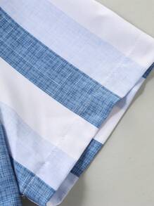 Manfinity Homme Set de 2 piezas de camisa de manga corta a rayas de color contrastante y pantalones cortos para hombres - Azul Marino - Ver 4