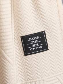 SHEIN 男童 3 件套运动纹理长袖圆领上衣、宽松长裤和斜挎包套装。时尚纹理图案设计，宽松版型，适合 4-7 岁儿童。适合秋季、春季和冬季各种场合穿着。 - 杏色 - 查看 5