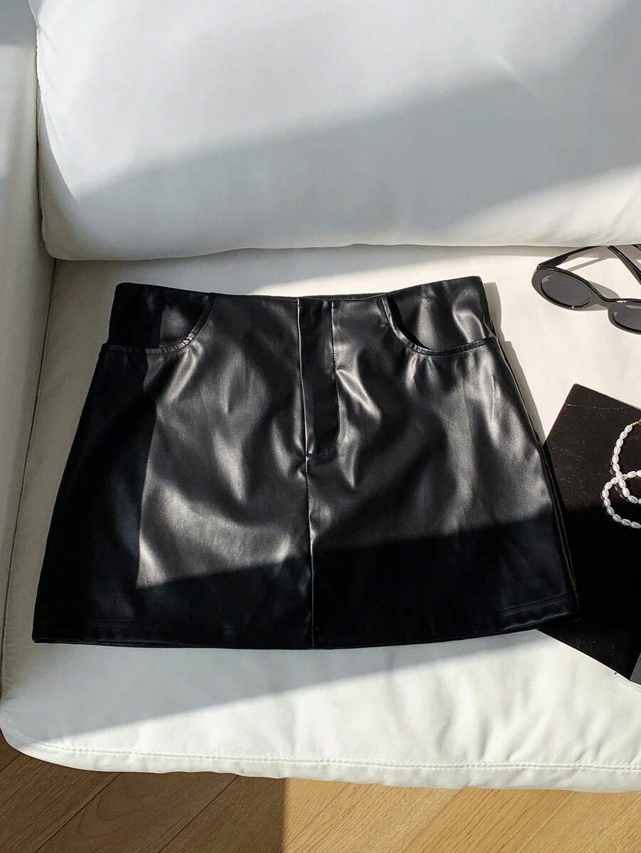 Comfortcana 女式新款低腰纯色直筒 PU 黑色迷你裙