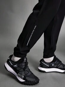 Manfinity Sport Corelite 男友风男士纯色抽绳腰斜口袋运动裤 - 黑色 - 查看 6