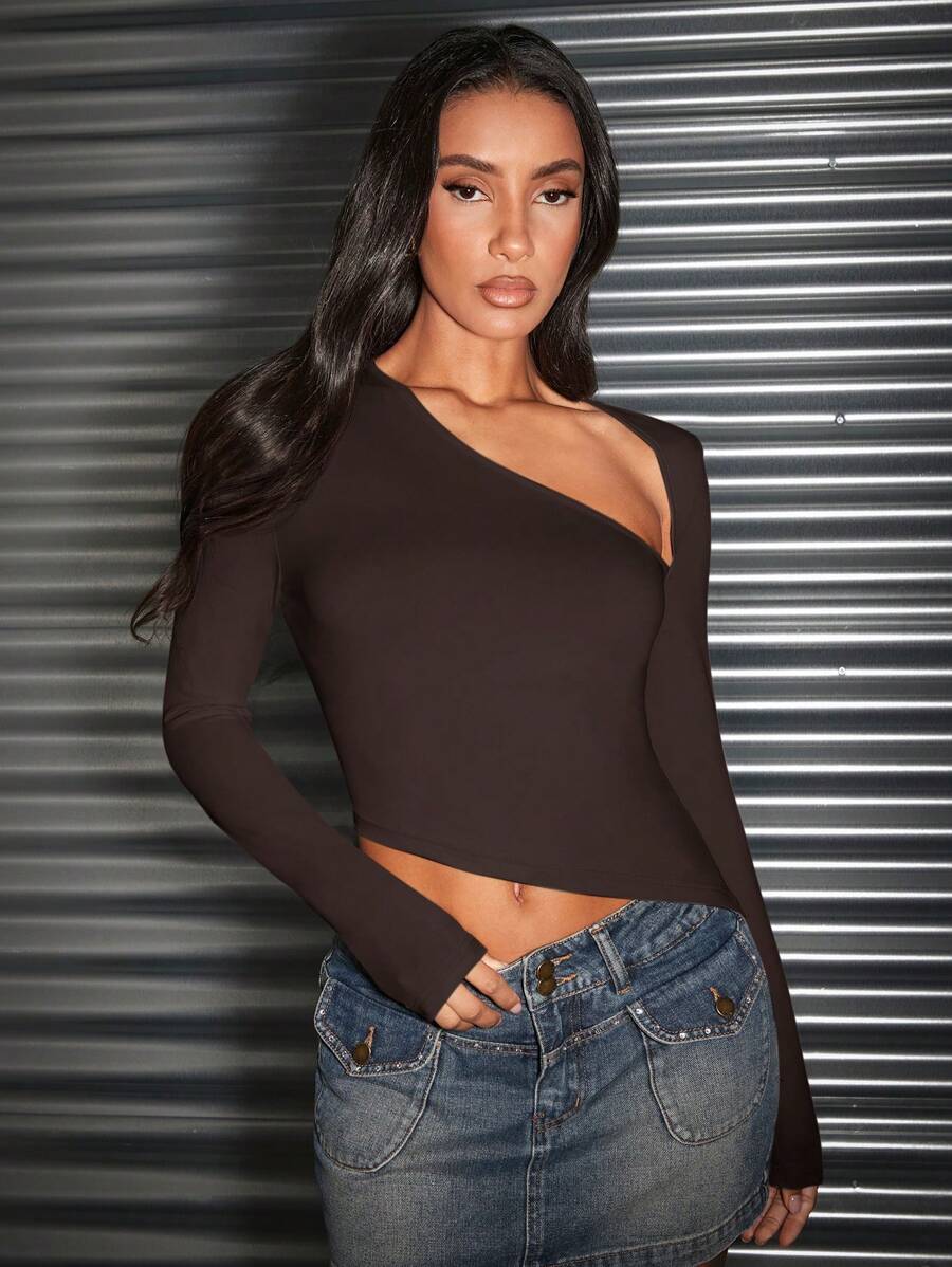 SHEIN BAE تيشيرت سيدات بجسم ضيق ذو نهاية غير متناظرة باللون العاري - قهوة بني - مشاهدة 1