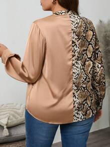 SHEIN LUNE Plus Size Snake Skin Pattern Splice Cutout Neckline Long Sleeve Shirt, Casual Autumn Plus Size Fall Clothes