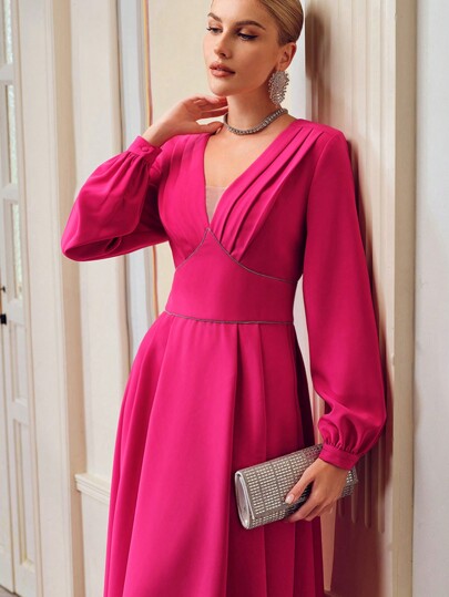 ZEYLAH Vestido midi con escote en V, recorte de rhinestones y pliegues plegados en el corpiño