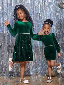 SHEIN 2pcs Tween Girls Christmas Cute Velvet Patchwork Glitter Dress, Mommy And Me Matching Outfits (2 Pieces Sold Separately) - Dark Green - View 5