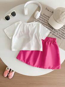 SHEIN 年轻女孩字母图案 T 恤和百褶裙