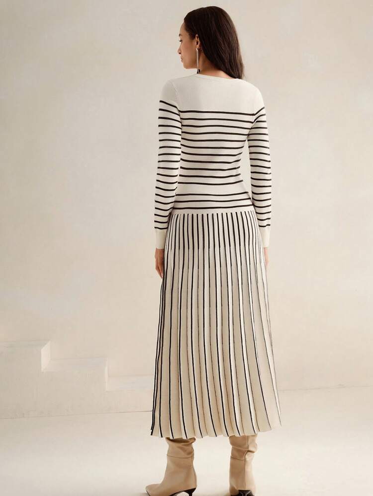 Women's Autumn/Winter Striped Pleated Long Sweater Dress