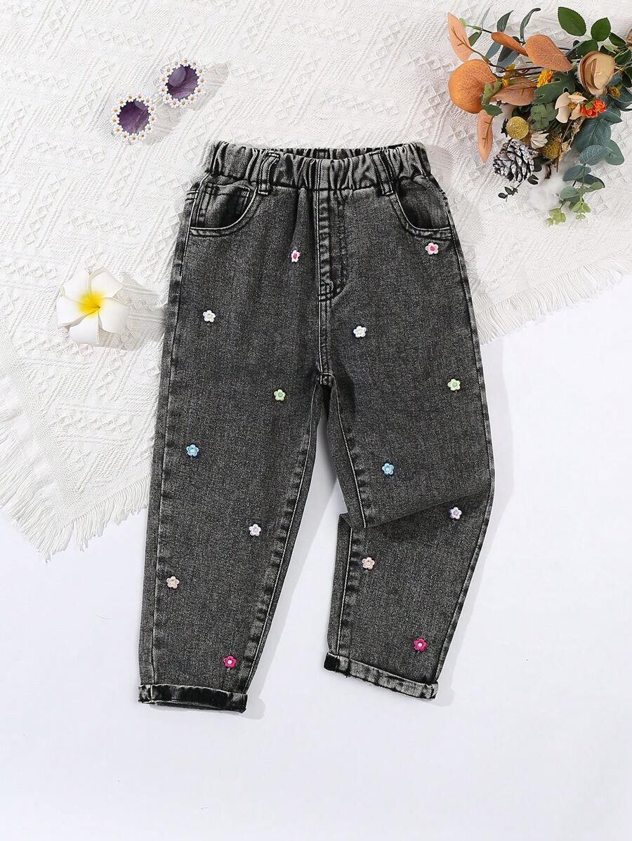 SHEIN Vintaside Kids 度假風格可愛休閒寬鬆七彩花朵刺繡牛仔錐形褲女童 - 黑色 - 查看 1