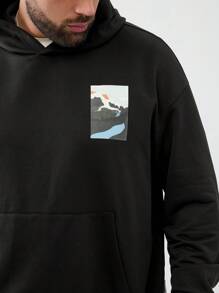 Manfinity NXTstreet Felpa con cappuccio casual con taschino e stampa paesaggistica, vestibilità ampia per uomo taglia forte