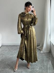 Selianne 立领光泽领口 3D 花朵装饰女式长袖收腰连衣裙新年节日派对服装长款女装 - 金色 - 查看 4