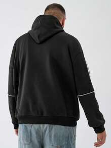 Manfinity VCAY 男士加大码宽松口袋字母印花连帽休闲运动衫外出黑色字母长袖连帽衫，适合朋友、丈夫、男朋友的礼物，适合秋冬 - 黑色 - 查看 3