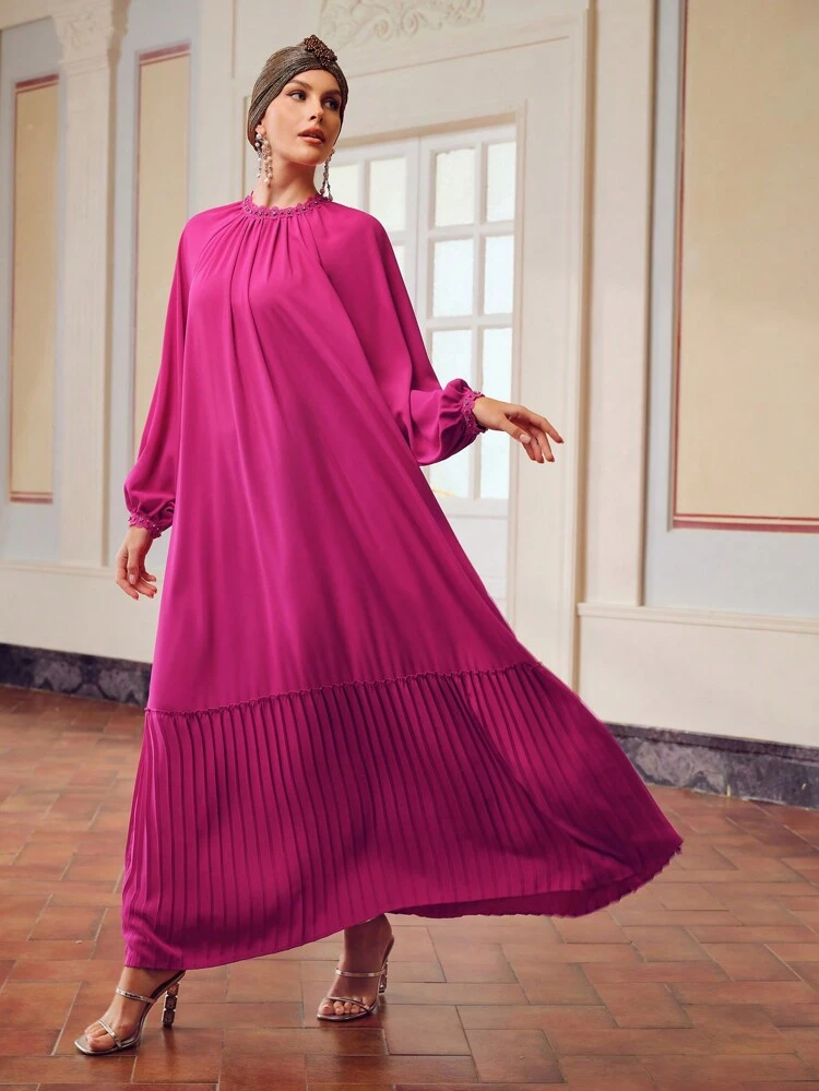 ZEYLAH Vestido largo con mangas de linterna, dobladillo plisado, adornado con aplicaciones de strass y perlas falsas, y cinturón