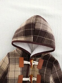 Cozy Pixies Kurtka z kapturem dla chłopca, uniwersalna, z guzikami z żywicy w kontrastowym kolorze, jesienne ubrania