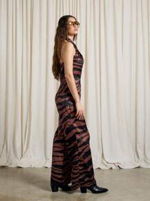 AiiRZ Bộ đồ liền thân ống rộng hở lưng in họa tiết hổ satin - màu nâu - Xem 5