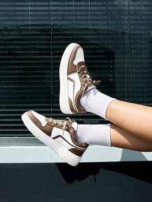 Beok 女士低帮休闲运动鞋，柔软舒适，棕色万圣节圣诞节学生鞋滑板鞋秋冬休闲运动鞋 - 卡其色 - 查看 2