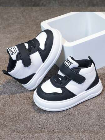 1 par spädbarnsbekväma fritidsskor med platt botten, lämpliga för daglig sport och löpning, alla årstider