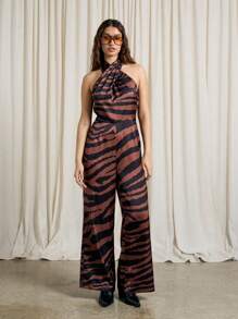 AiiRZ Bộ đồ liền thân ống rộng hở lưng in họa tiết hổ satin - màu nâu - Xem 1