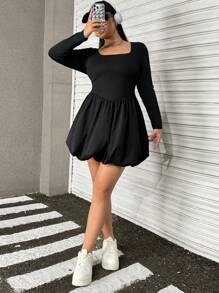 SHEIN EZwear Vestido de talla grande para mujer con cuello cuadrado, manga larga y mini estampado floral fruncido