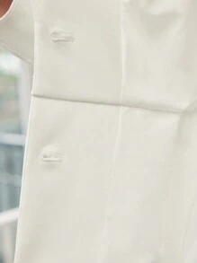 MOTF PREMIUM 尖领刺绣亮片细节褶皱下摆系腰带西装外套