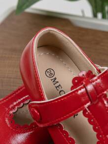 Girls Red Mary Jane Shoes Patent T Strap Flats Princess Dress Shoes With Scalloped Detail Party Shoes - Red - View 7
