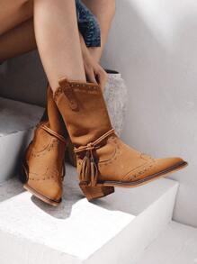 Styleloop Botas hasta la pantorrilla para mujeres con decoración de tachuelas, adecuadas para atuendos de viaje en otoño