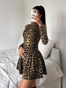 SHEIN EZwear 1 chiếc váy ngắn cổ bẻ họa tiết da báo cho nữ có tay dài - Nhiều màu - Xem 4