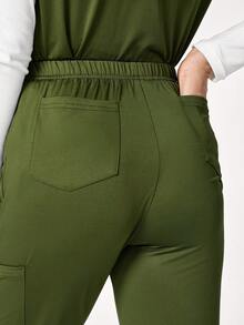 TaskEZ Bộ đồng phục tẩy tế bào chết 2 món cho nữ: Áo thun tay ngắn cổ chữ V trơn có túi và quần - Màu xanh Ô liu - Xem 12