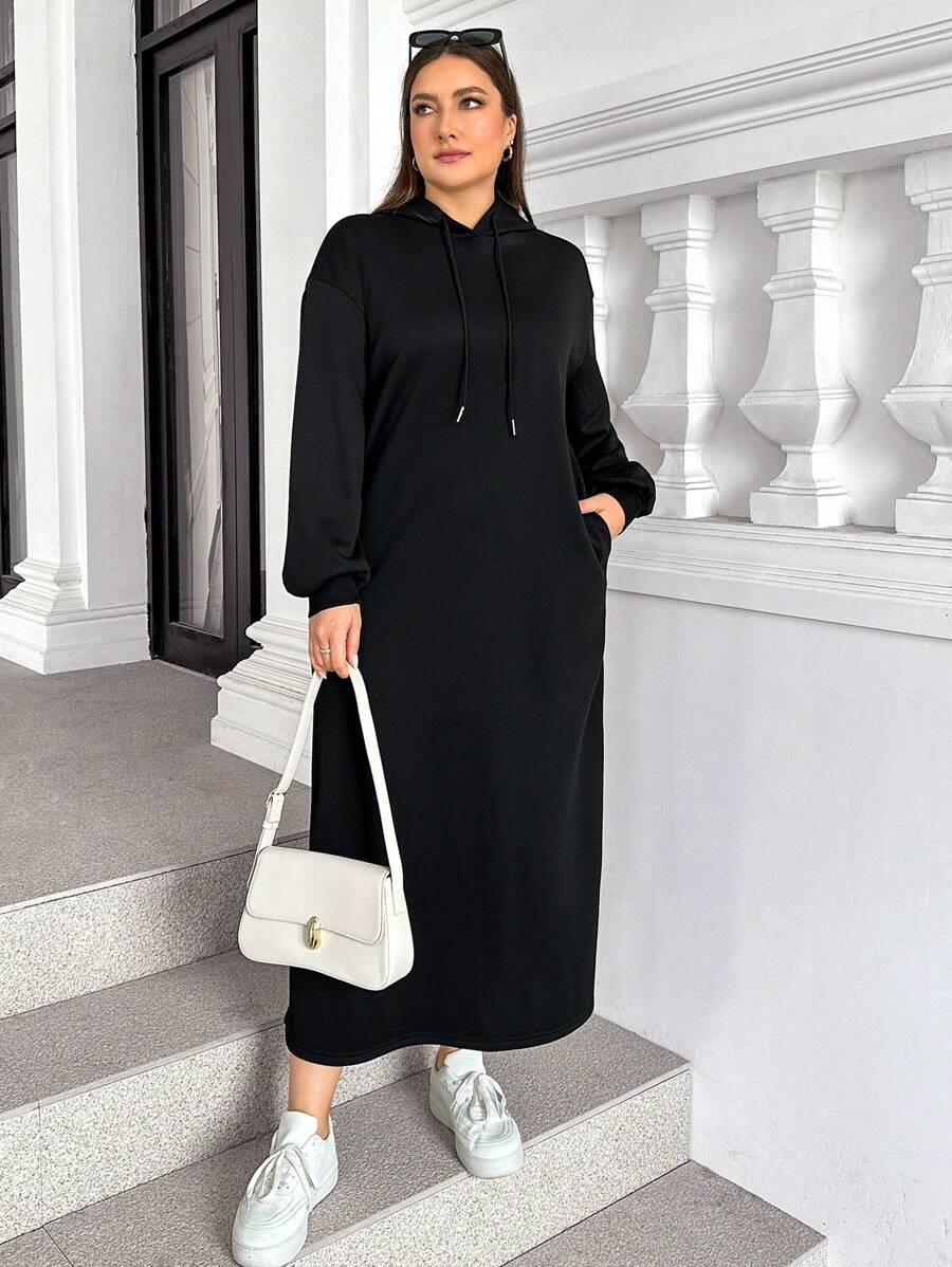SHEIN Essnce 大码女装秋冬休闲时尚宽松基本款长袖黑色连帽毛衣口袋长裙，保守连衣裙，秋季女装，冬季女装 - 黑色 - 查看 1