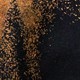 متعدد الألوان