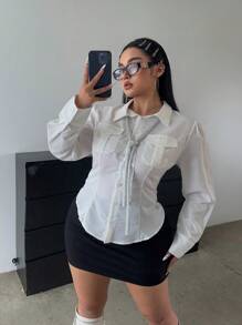 Flirla Chemise blanche unie à manches longues avec poche pour femmes grandes tailles - Blanc - Voir 2