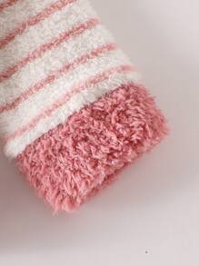 SHEIN Vintaside Kids 女婴条纹毛绒长袖家居服，冬季