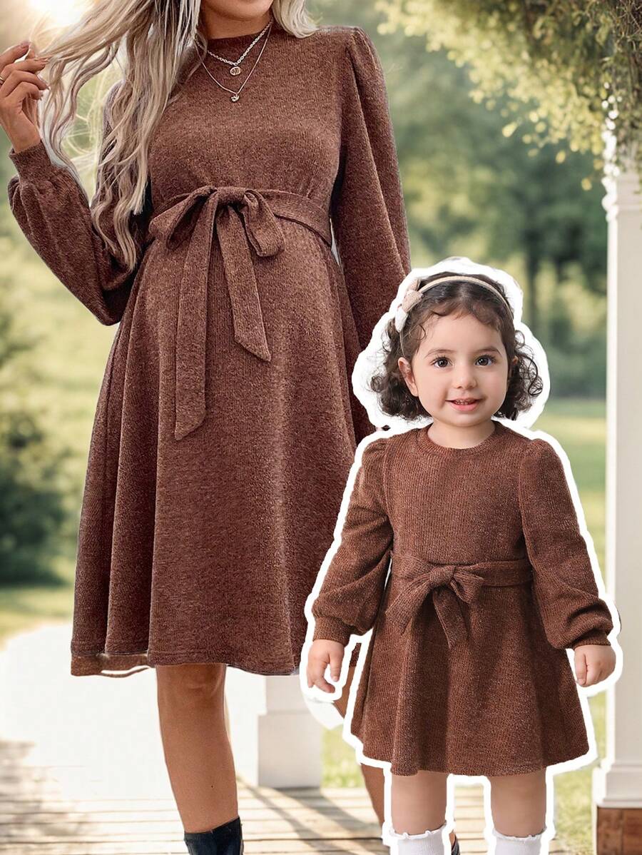 SHEIN Baby Girl Mommy & Me 棕色针织松紧腰长袖连衣裙，秋冬款