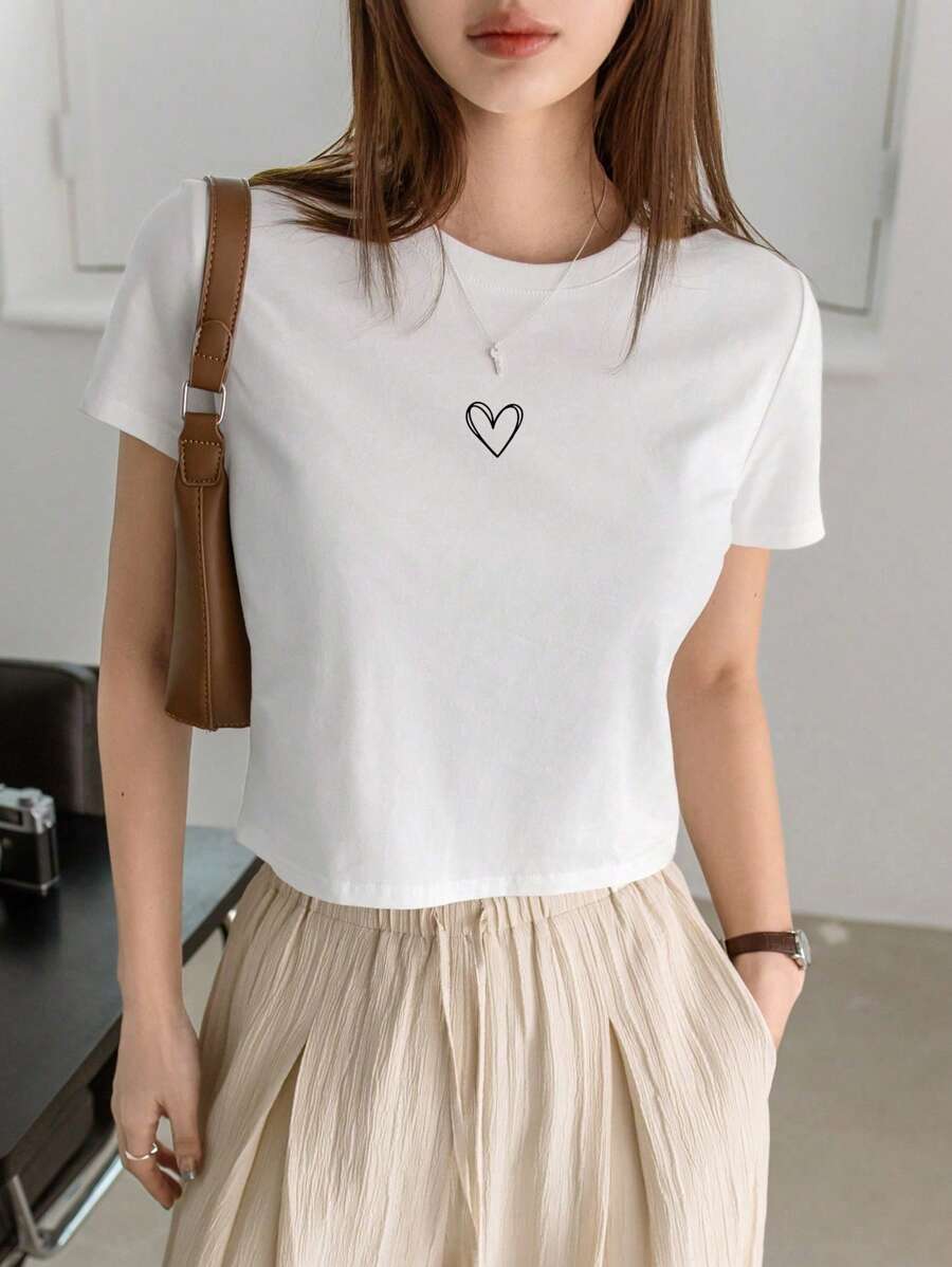 DAZY 1 件女式心形印花圆领短袖 T 恤，休闲日常夏季穿着，女式短款上衣 - 白色 - 查看 1