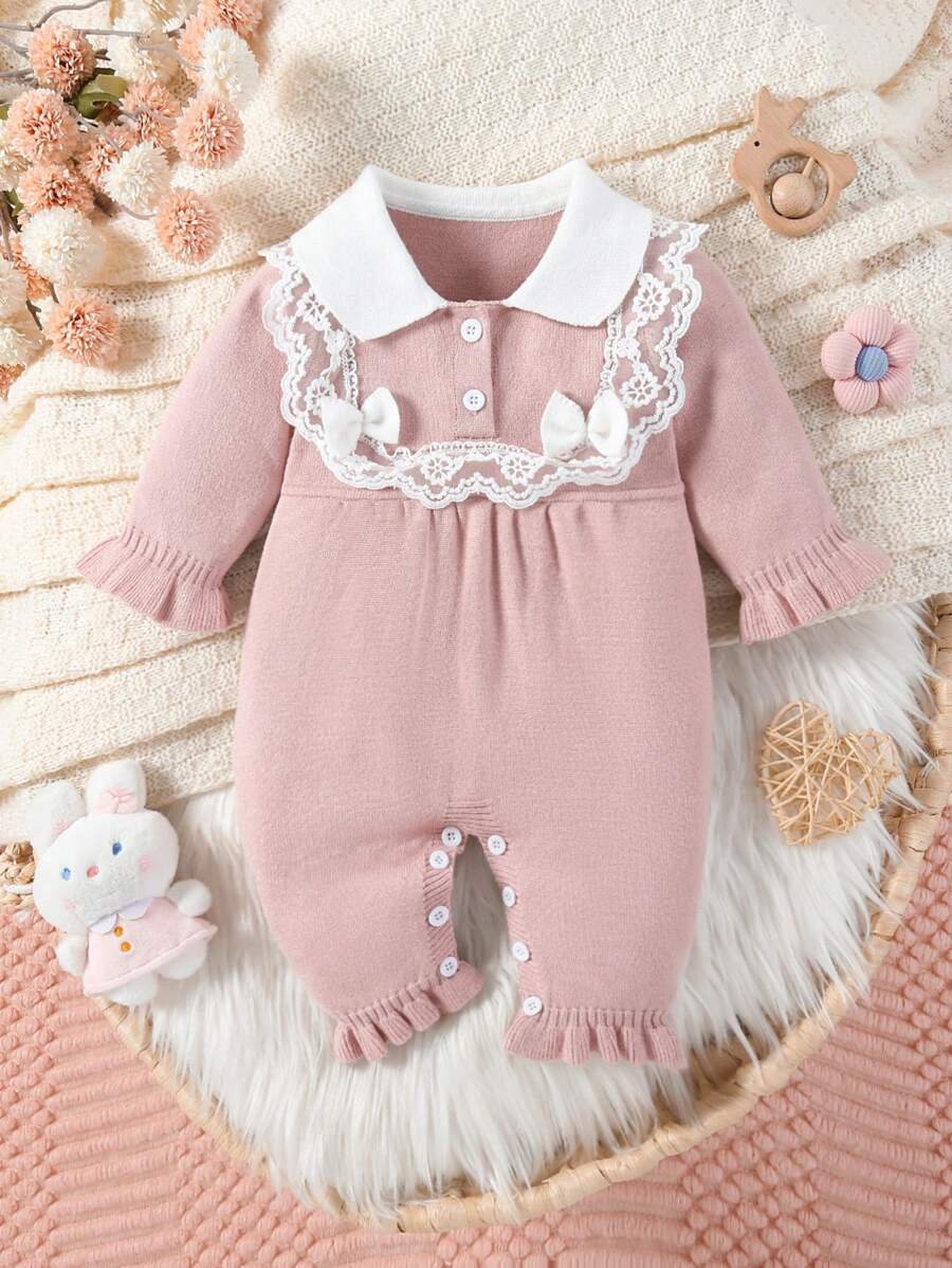 女婴毛衣连体衣，针织长袖连体衣，配裤子和帽子，柔软保暖，适合秋冬季。粉色，优雅蕾丝边饰，蝴蝶结装饰，荷叶边下摆，时尚别致，适合日常穿着，室内、户外、旅行 - 粉色 - 查看 1