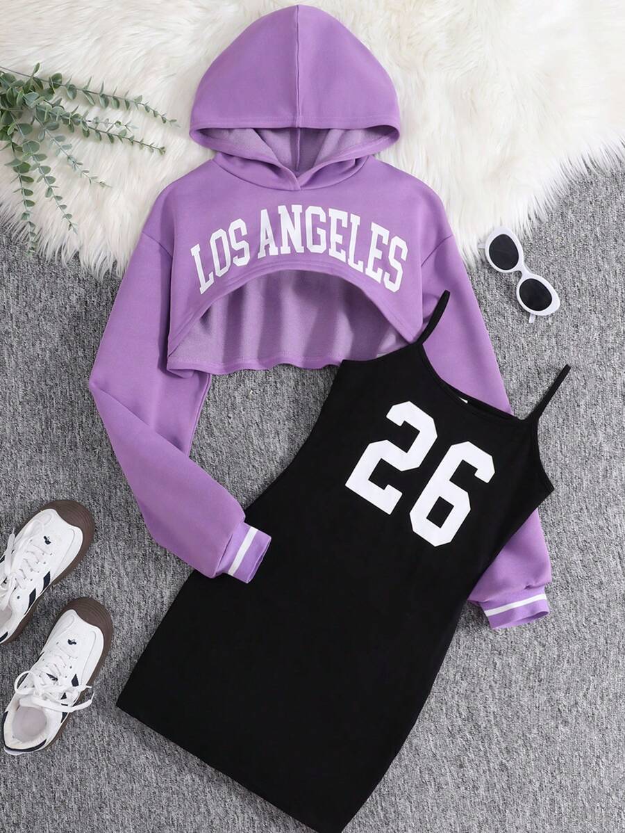 SHEIN 2 件套青少年女孩休闲装，包括字母印花连帽衫和数字图案吊带背心裙 - 紫丁香色 - 查看 1