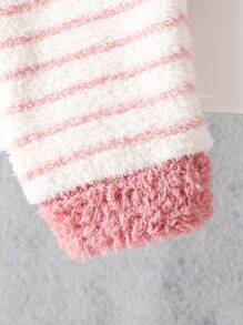 SHEIN Vintaside Kids 女婴条纹毛绒长袖家居服，冬季