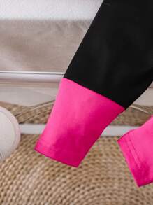 SHEIN Bộ 2 món áo nỉ hở vai in họa tiết hoa nhiều màu sắc cho bé gái và quần legging bó màu tương phản - màu đen - Xem 7