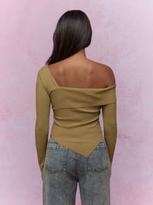 MISSGUIDED 不对称领口罗纹露肩头巾下摆长袖上衣 - 卡其色 - 查看 2