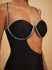 SHEIN Unity Vestido mini con detalle de recorte de pedrería debajo del busto y diseño calado - Negro - Ver 2