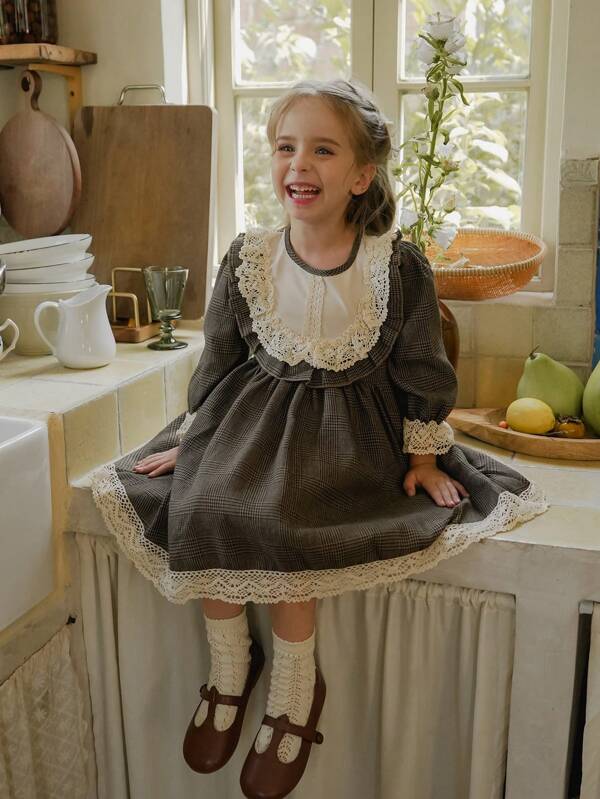 SHEIN Vintaside Kids Young Girls Brown Plaid Lace Contrast Dress With Headscarf, Comfortable Country French Style For Spring, Fall, Winter