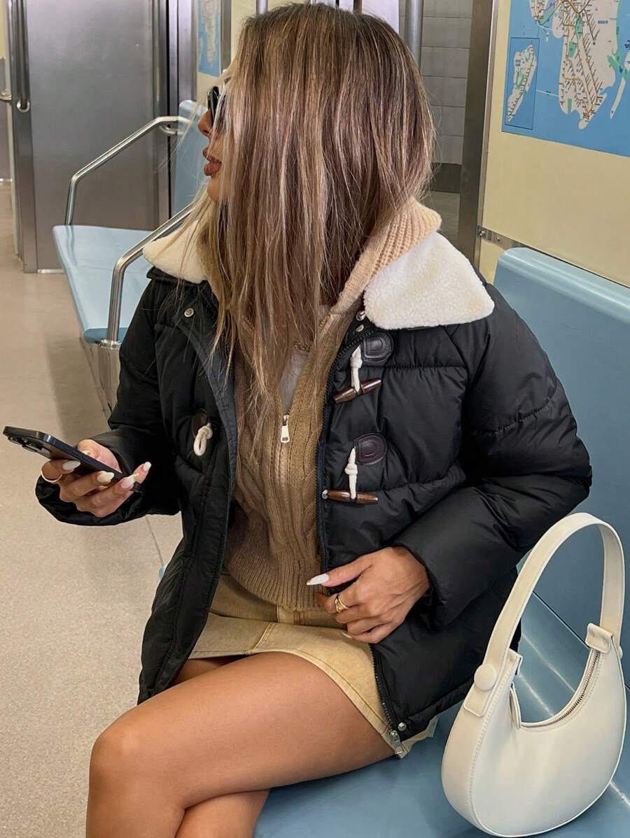 GENKIRA Manteau d'hiver rembourré isolé avec rembourrage synthétique, avec col en fausse fourrure. Veste épaisse de mode, polyvalente et décontractée pour femmes - Noir - Voir 1