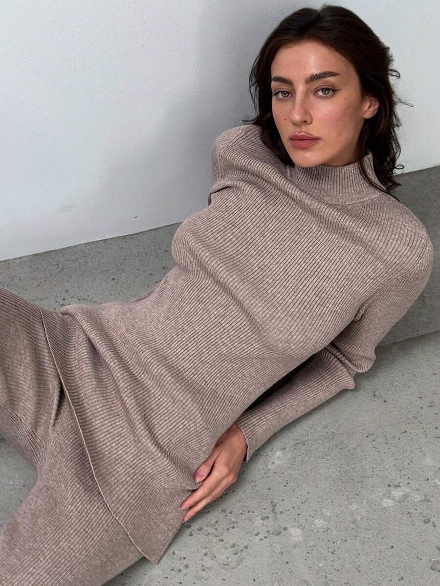 Aloruh 简约通勤立领长袖修腰短款毛衣和高腰喇叭腿长款毛衣裤，女式 2 件套 - 駝色 - 查看 1