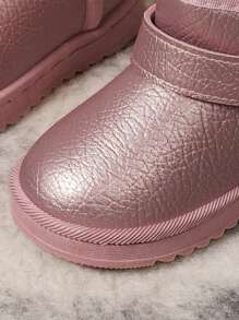 1 双婴儿/幼儿舒适加热防水平底雪地靴，适合秋冬季日常外出和户外活动