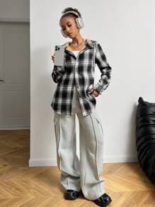 SHEIN EZwear Chaqueta regular de manga larga con capucha, forro térmico y botones frontales con estampado de cuadros vintage para mujer en otoño e invierno