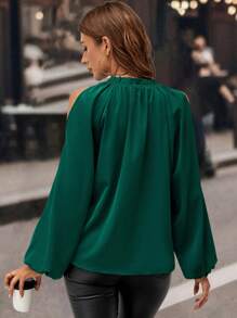 Editum 纯绿色秋冬女士优雅休闲衬衫，灯笼袖，露肩领和露肩圣诞秋季女装，长袖上衣 - 墨綠色 - 查看 2