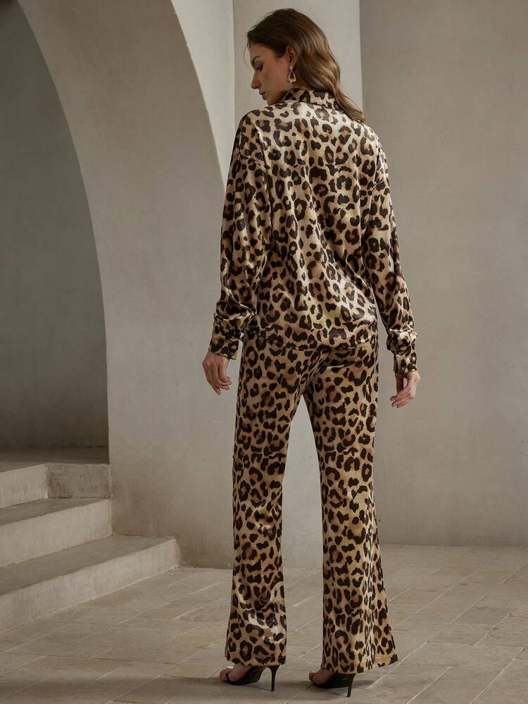 Nuevo conjunto de 2 piezas de moda: Camisa casual de terciopelo con estampado de leopardo estilo europeo otoño + Pantalones rectos y ceñidos a la cintura alta con estampado de leopardo