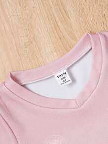 SHEIN 2pcs/Set Girls Autumn/Winter Slogan & Badge Print Long Sleeve Sweatshirt + Pleated Skirt, Sporty College Style Suit For Casual, Sports, Outing, Everyday - Multicolor - View 3