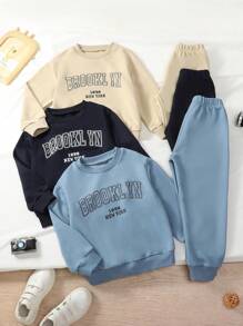 SHEIN Set de 2 piezas Ropa deportiva con estampado de letras para niños pequeños, incluye sudadera con capucha y pantalón de chándal informal para uso diario, adecuado para niños de 4 a 7 años, primavera, otoño e invierno