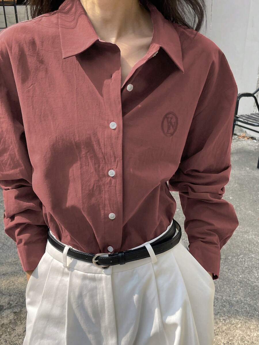 DAZY 1pc Women's Loose Fit Solid Color Letter Embroidered Turndown Collar Long Sleeve Shirt,Fall Women Clothes